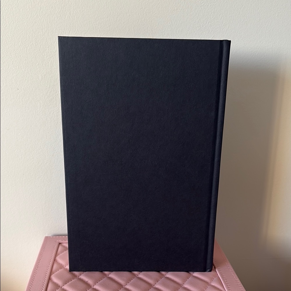 Signed First Edition Gilded Hardcover Book by Marissa Meyer YA fantasy books - Picture 11 of 13